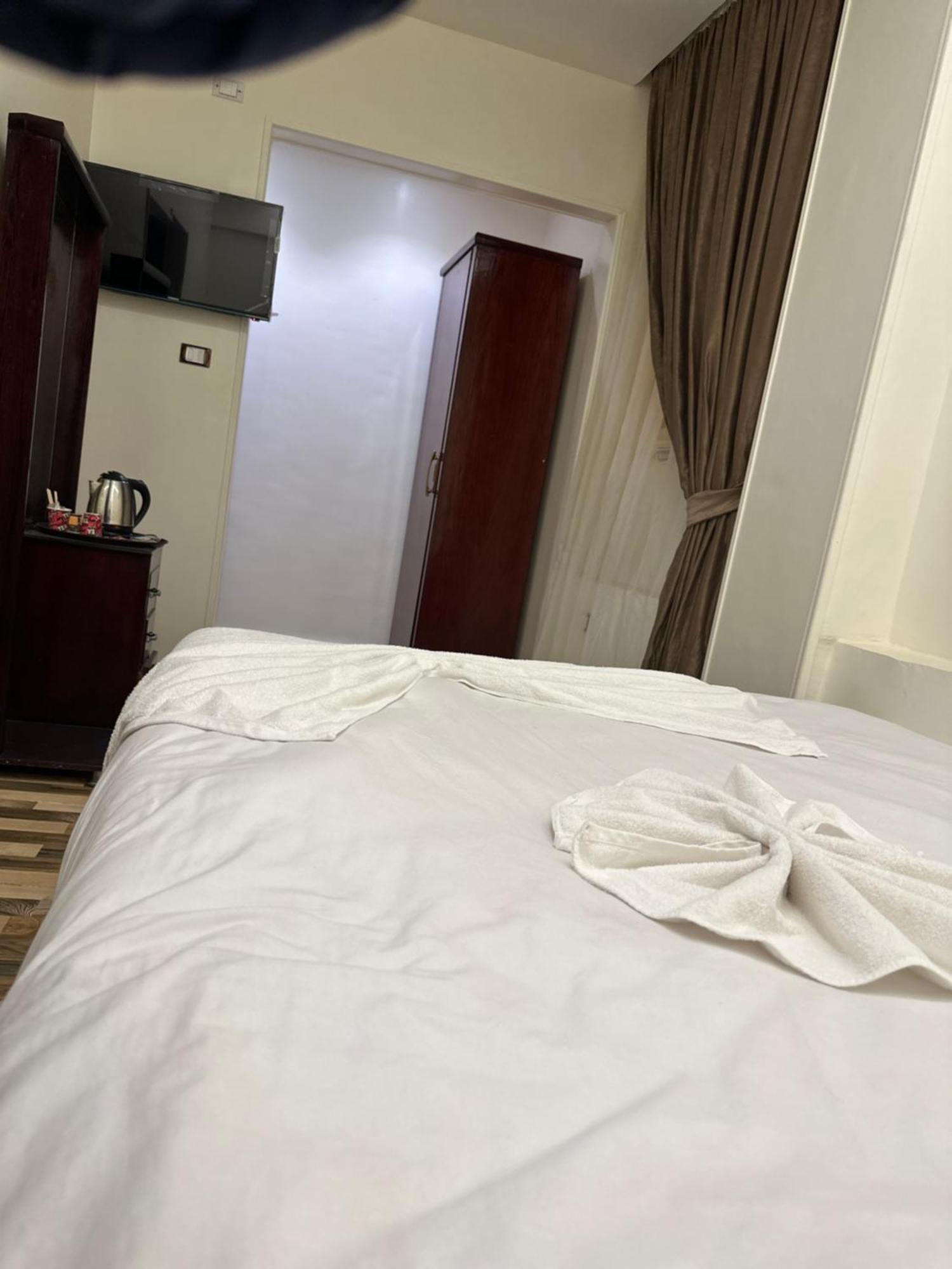 Basha Pyramids Inn Kafret el-Gabal Esterno foto